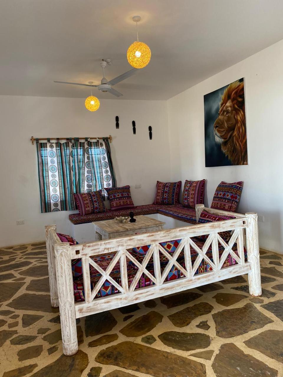 Red Land House Bed & Breakfast Watamu Dış mekan fotoğraf