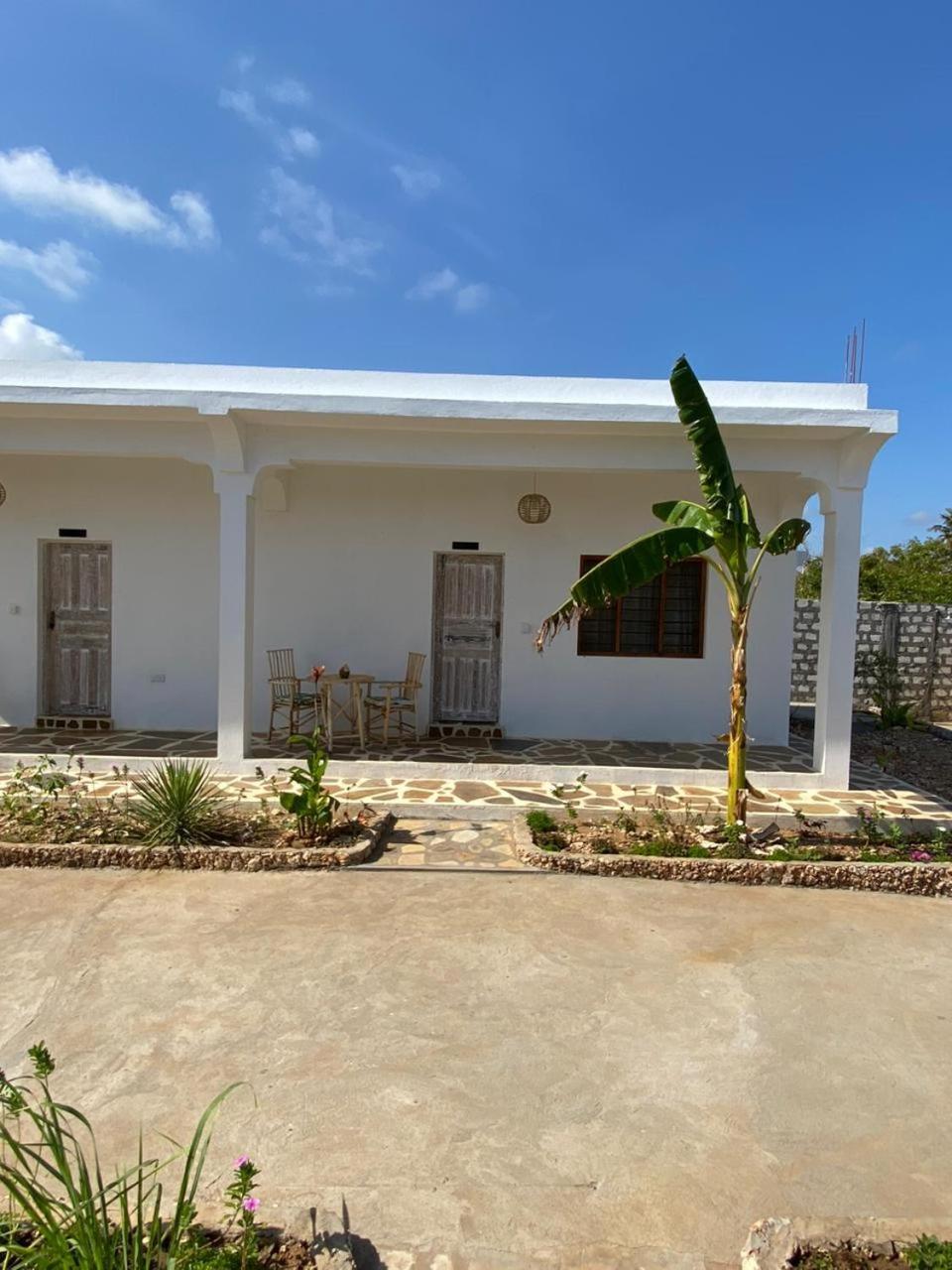 Red Land House Bed & Breakfast Watamu Dış mekan fotoğraf