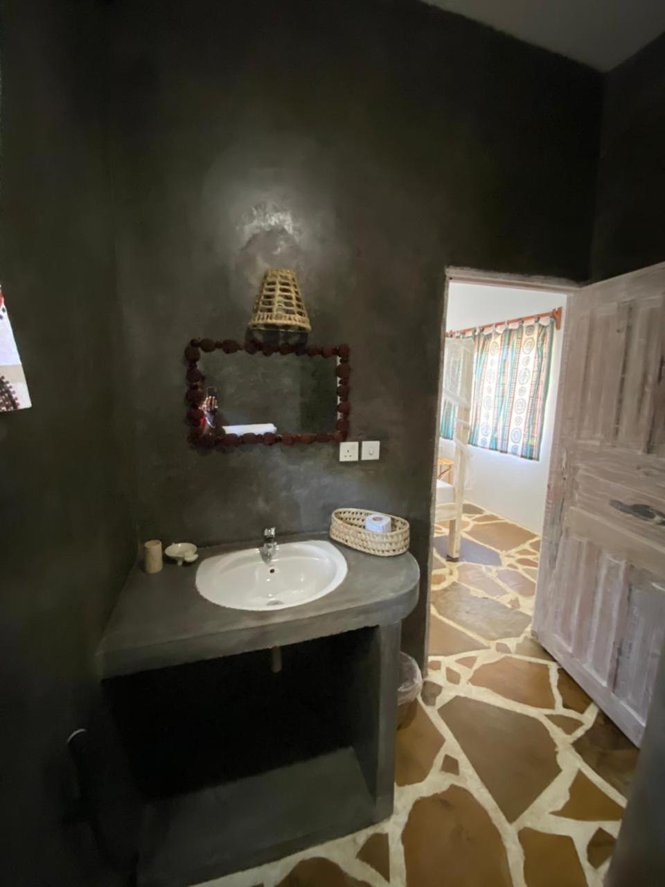 Red Land House Bed & Breakfast Watamu Dış mekan fotoğraf
