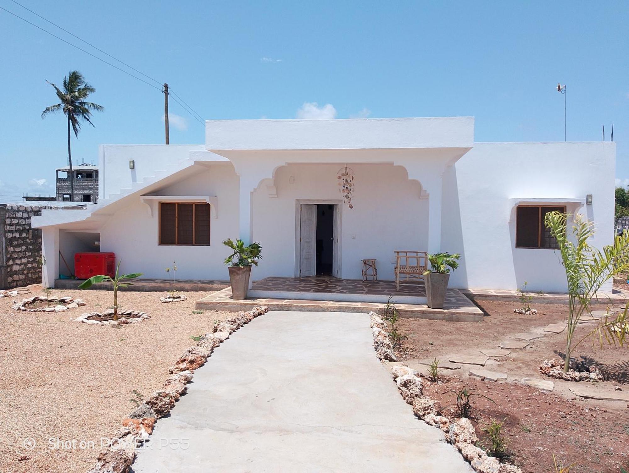 Red Land House Bed & Breakfast Watamu Dış mekan fotoğraf
